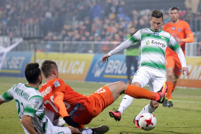 新评估他们 新评估他们